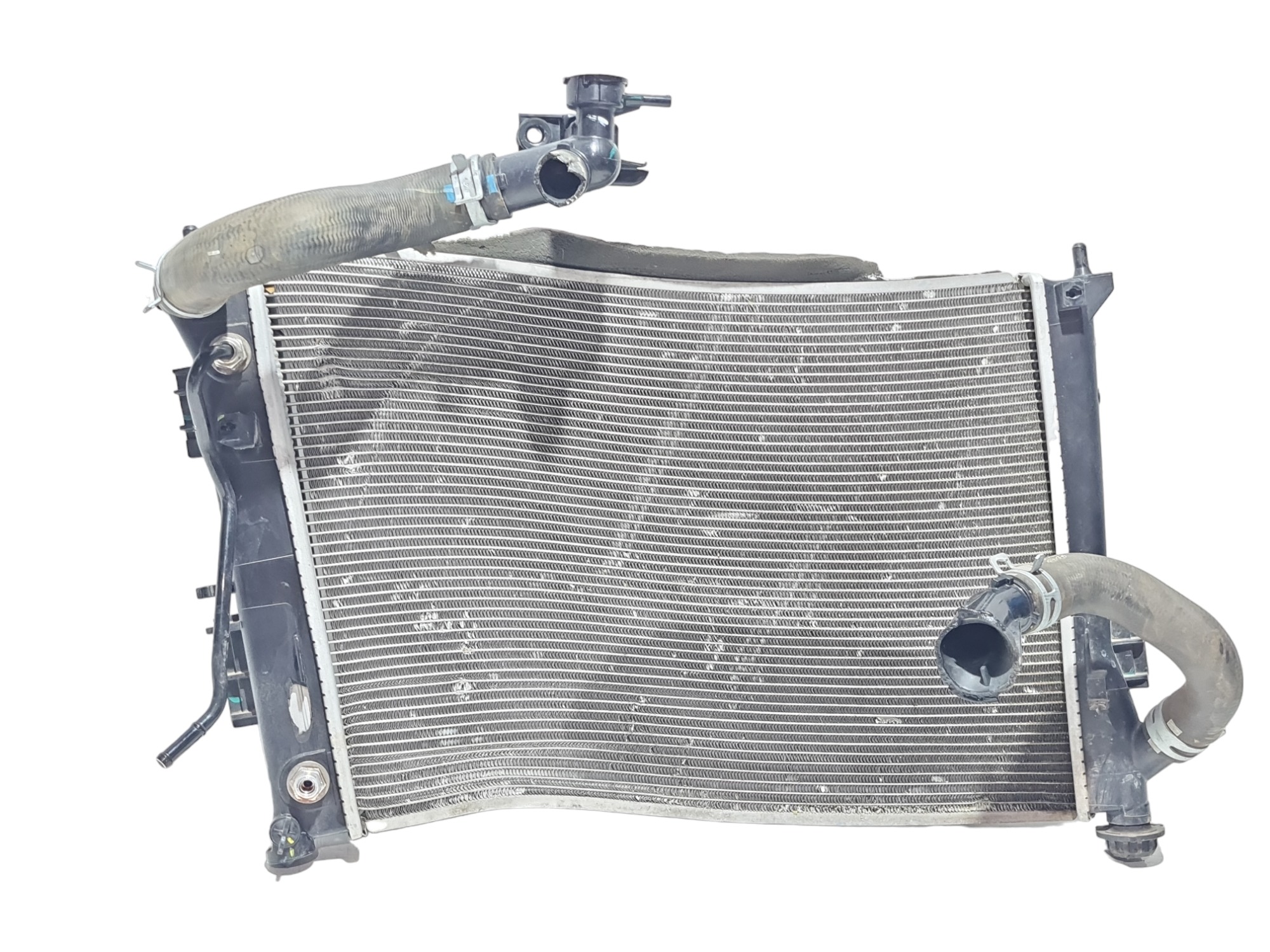 Radiador agua Hyundai Creta 2023 com detalhe 2