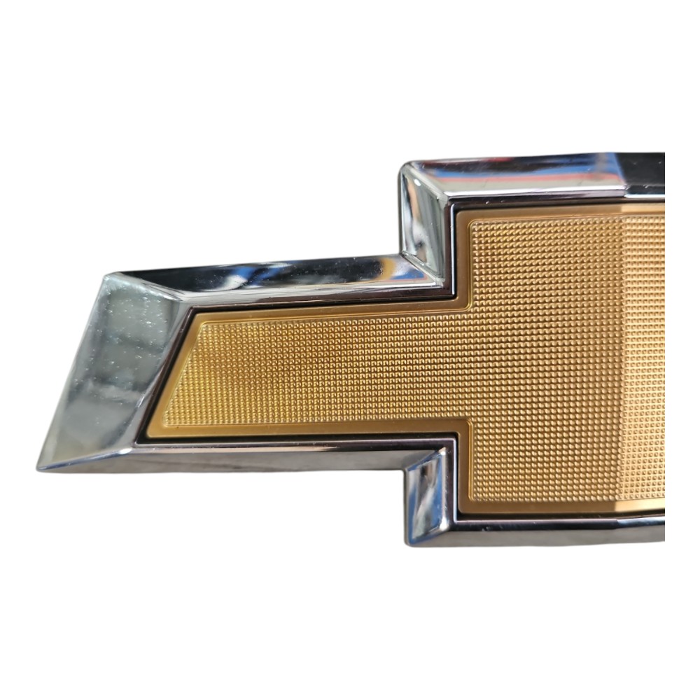 Emblema Grade Frontal Chevrolet Tracker 2022 Em Diante 2
