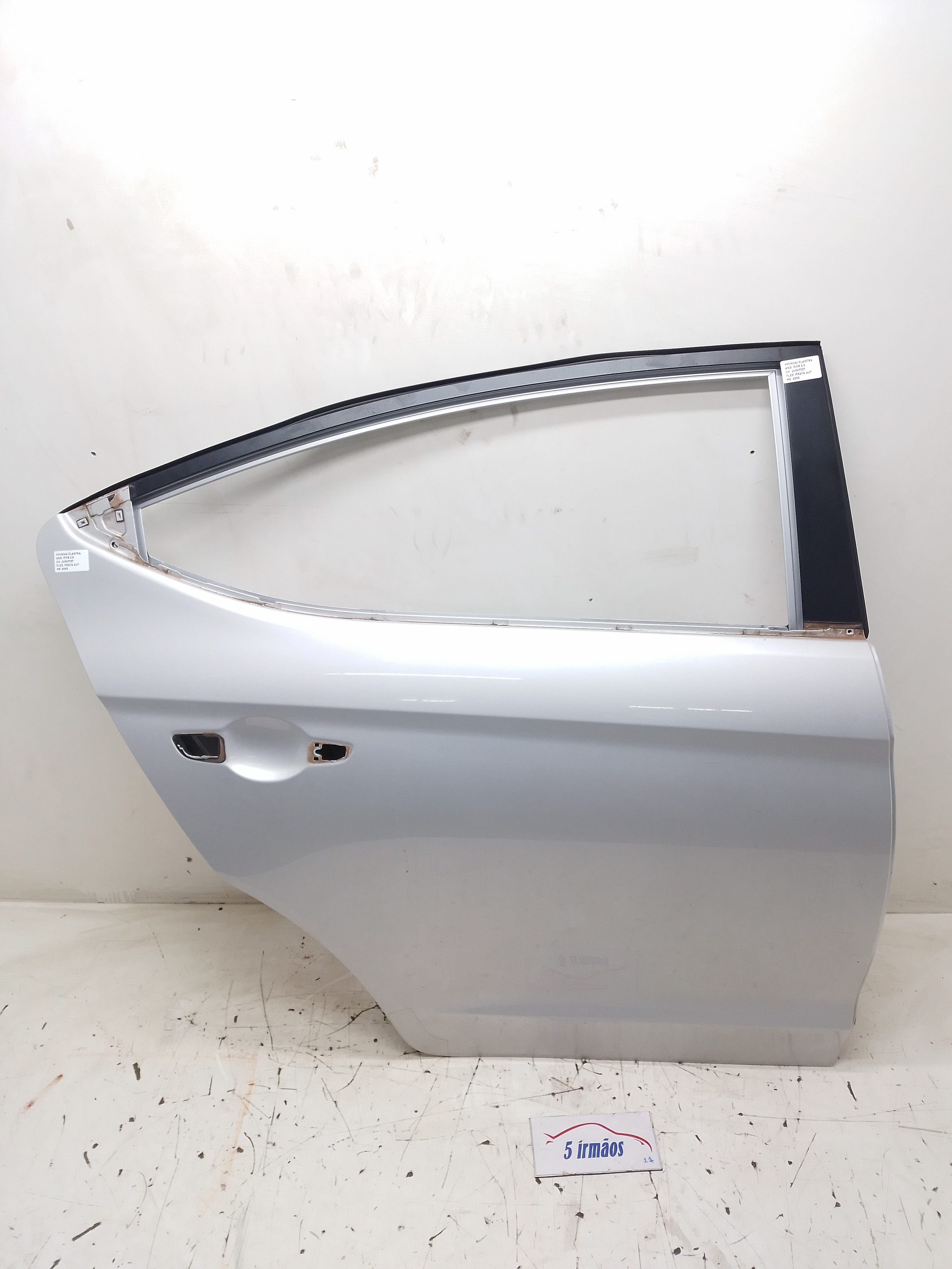 Porta Traseira Direita Hyundai Elantra 2.0 2017 / 2018  Traseira Direita Prateado