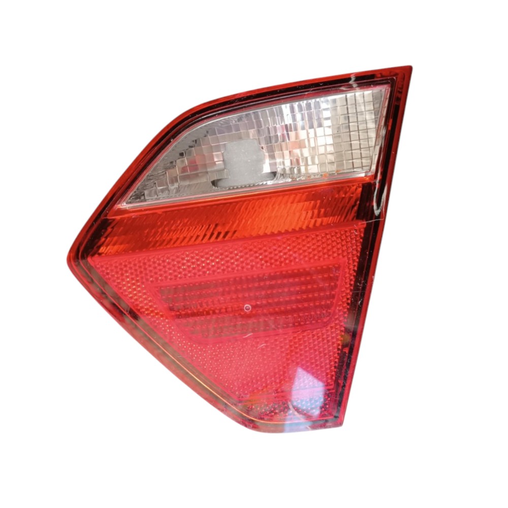 Lanterna Tampa  Traseira Direita Voyage G6 G7 2014  Direito/passageiro Vermelho 1
