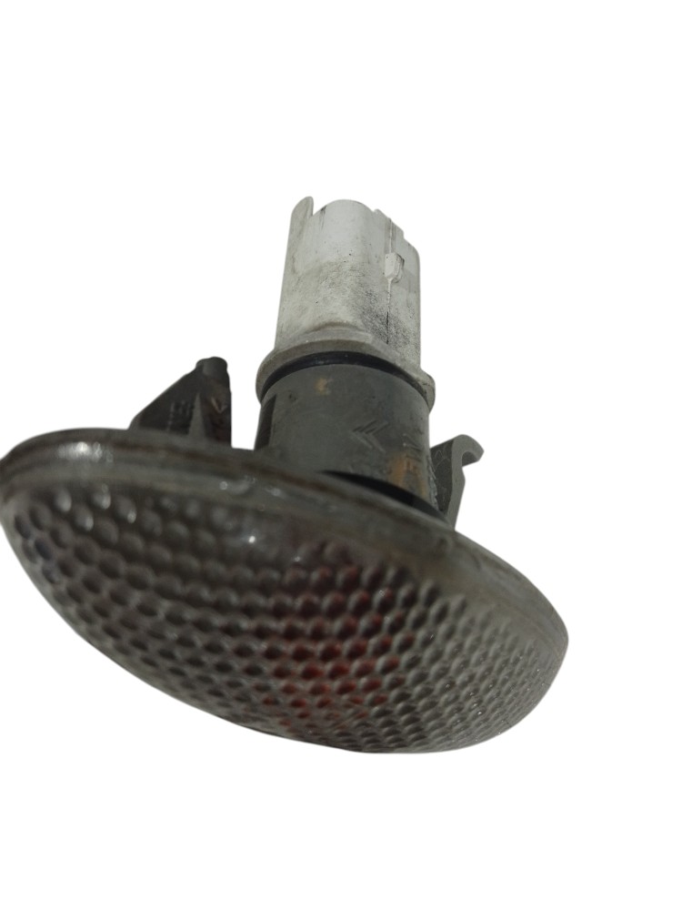 Pisca Luz De Seta Lateral Xsara Picasso 2000 A 2012 Original Âmbar