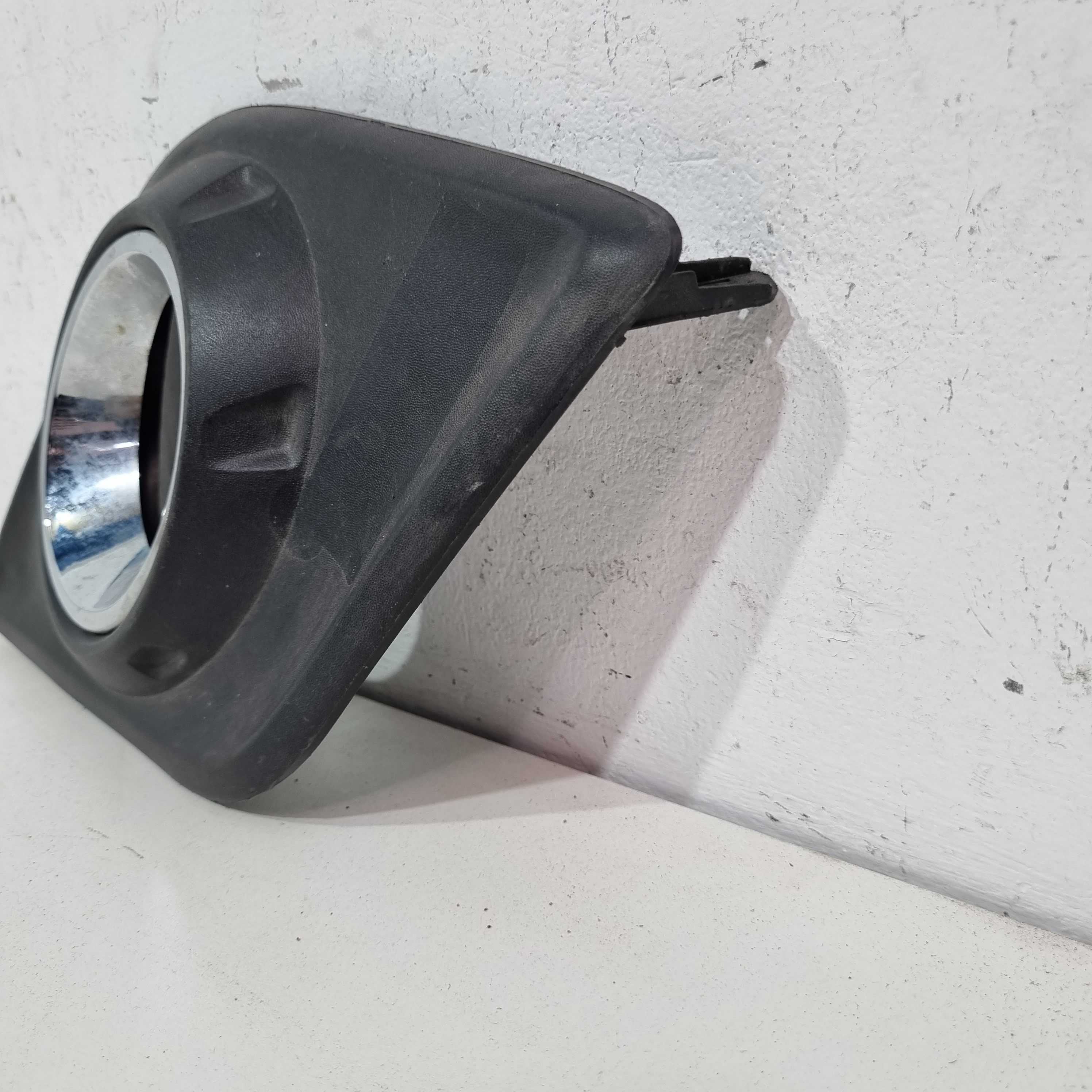 Moldura Farol Milha, Esquerdo Hilux 2016/18 Import C/detalhe Cromado Esquerdo 2