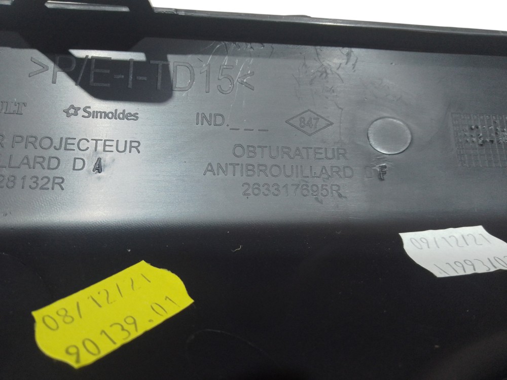 Moldura Farol De Milha Renault Sandero Lado Direito 15/24 Preto Direito 4