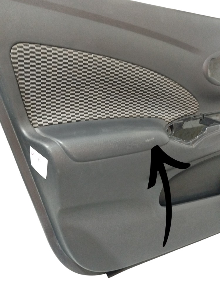 Forro Porta Dianteira Esquerda Nissan Versa 2019 Preto Preto 4