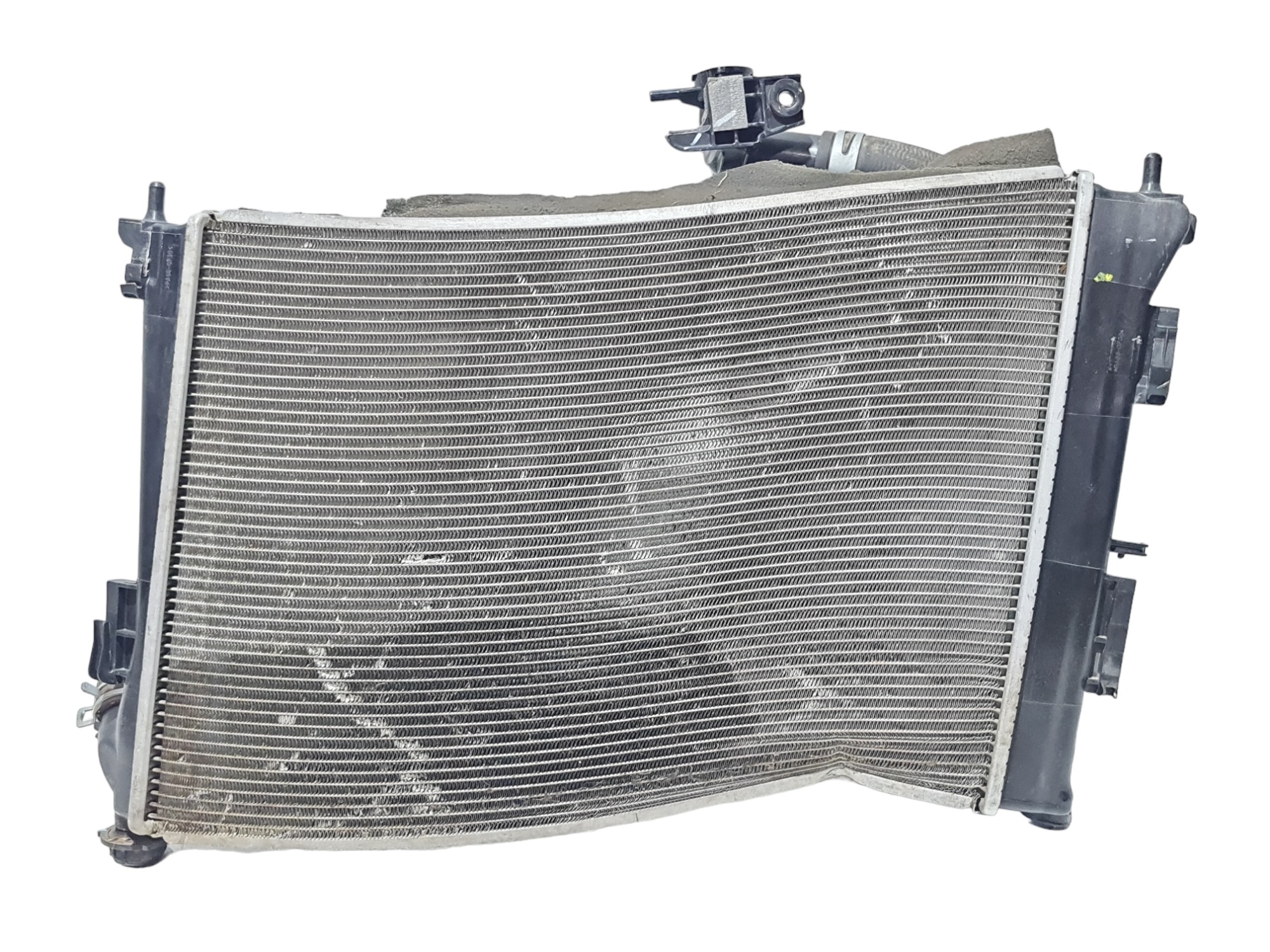 Radiador agua Hyundai Creta 2023 com detalhe 5