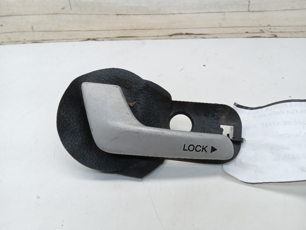 MAÇANETA INTERNA PORTA TRASEIRA LE FIAT PALIO 2007 2