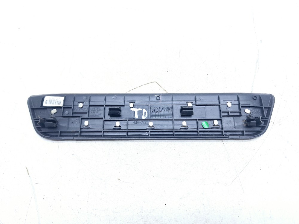 Soleira Porta Traseira Esquerda Hyundai Santa Fé 3.3 2016