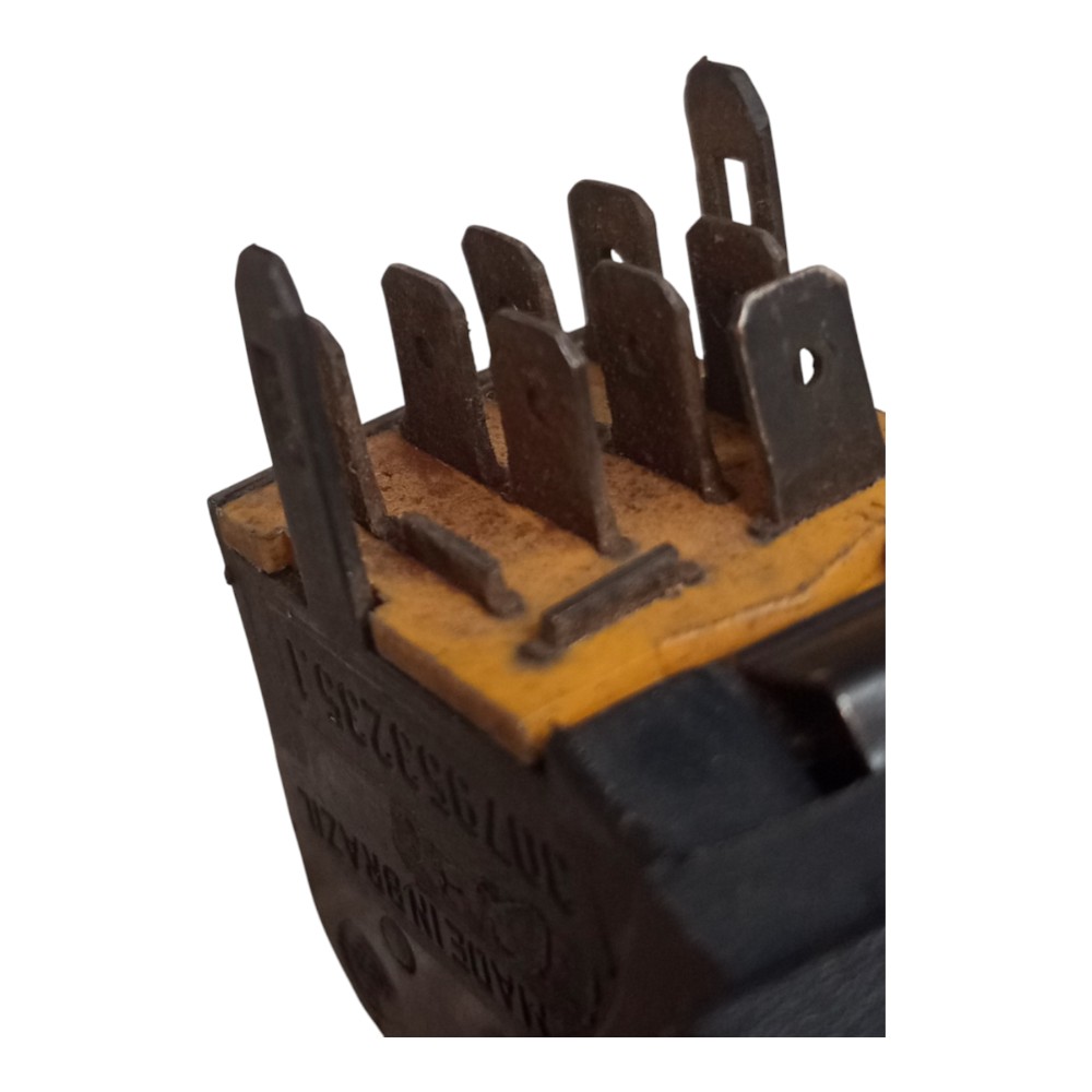 Botão Interruptor Pisca Alerta Vw Gol Saveiro Parati 88 A 94 1