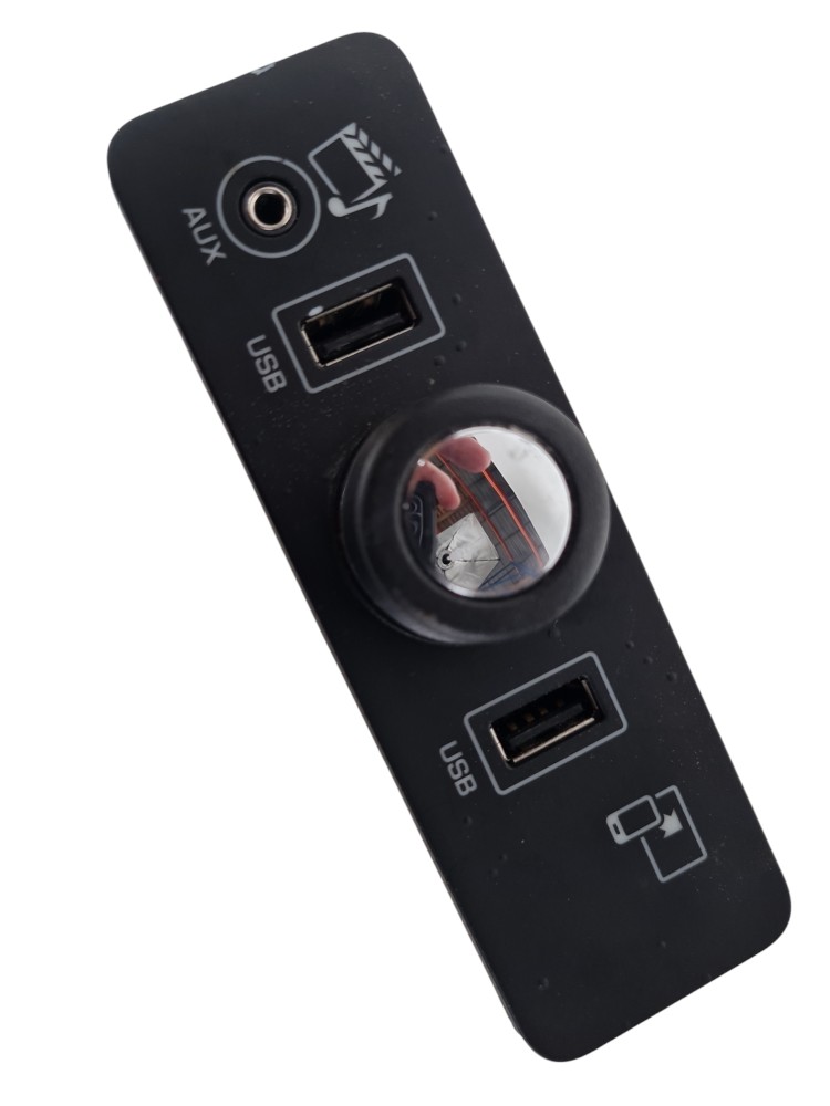 Acabamento Aux/usb Cpla19c166 Range Rover Vogue 15/16 1