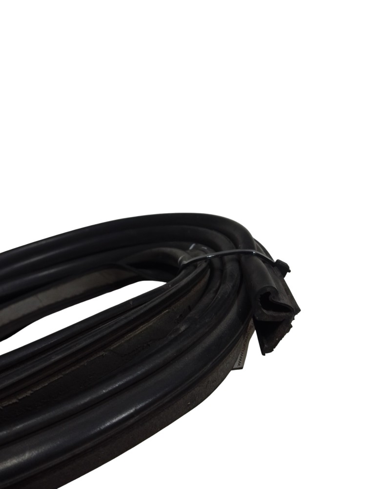 Borracha Vedação Pingadeira Lado Direito Xsara Picasso 00/12 2