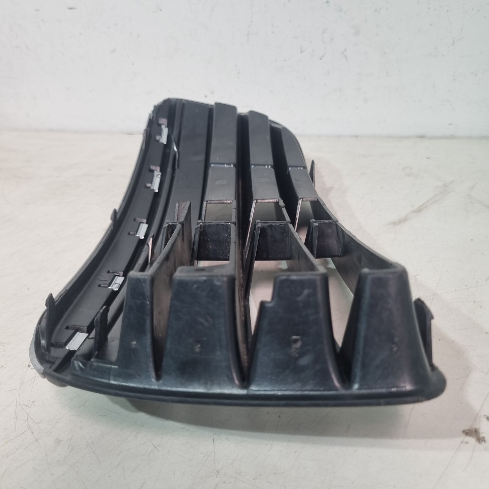 MOLDURA DO PARACHOQUE DIANTEIRO DIREITO JETTA 2005/2010 ORIG