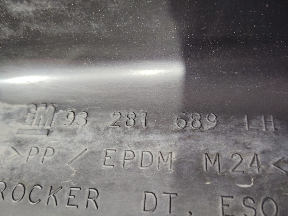 Spoiler lateral lado esquerdo vectra 1996 a 2004 ORIGINAL GM 5