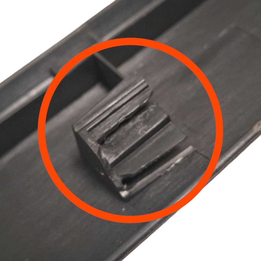 Soleira Interna Esquerda Audi A3 97 98 99 2001 2006 Detalhe  Preto 2