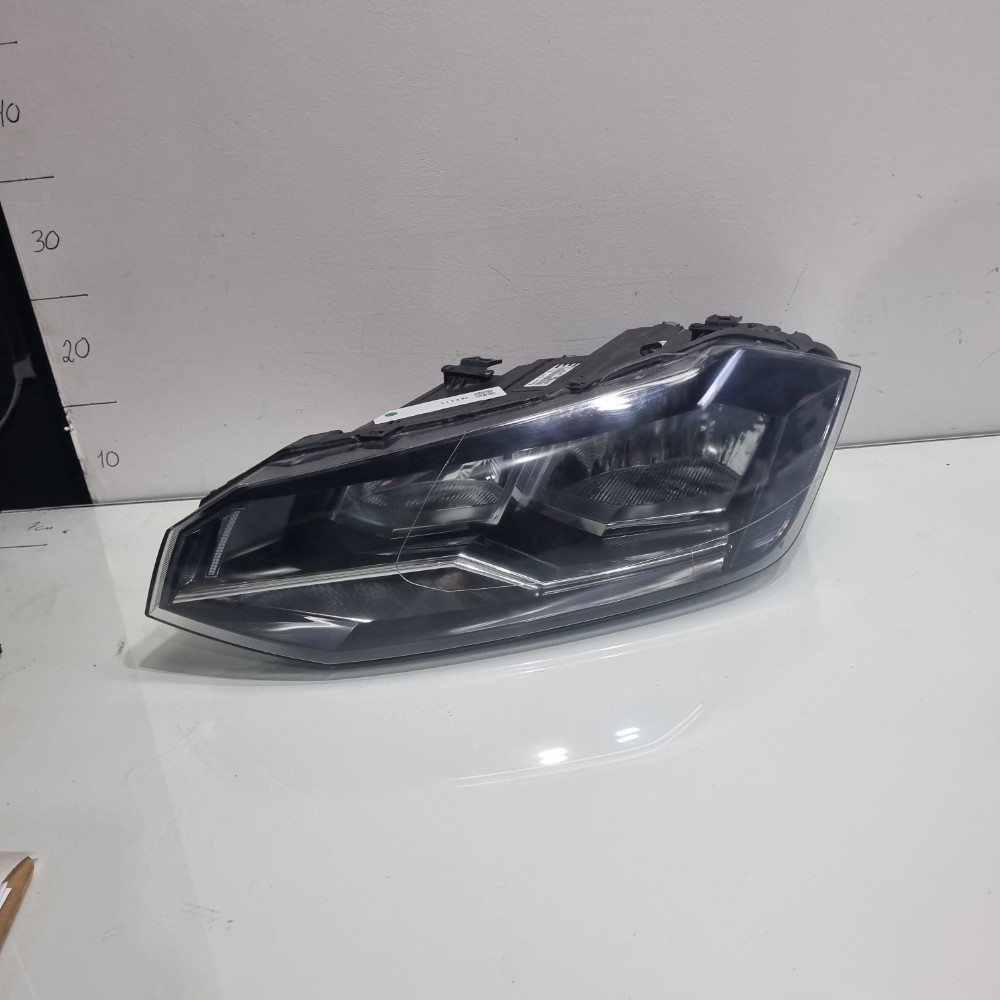 Farol Do Lado Esquerdo Volkswagen Polo Modelos 2017/2021 Esquerdo/motorista 1
