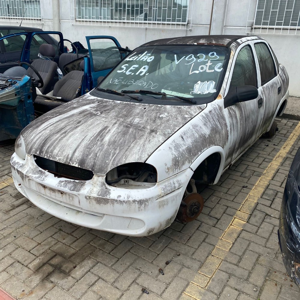 Sucata GM Chevrolet Corsa Sedan 1.6 8v 92CV 2004 2