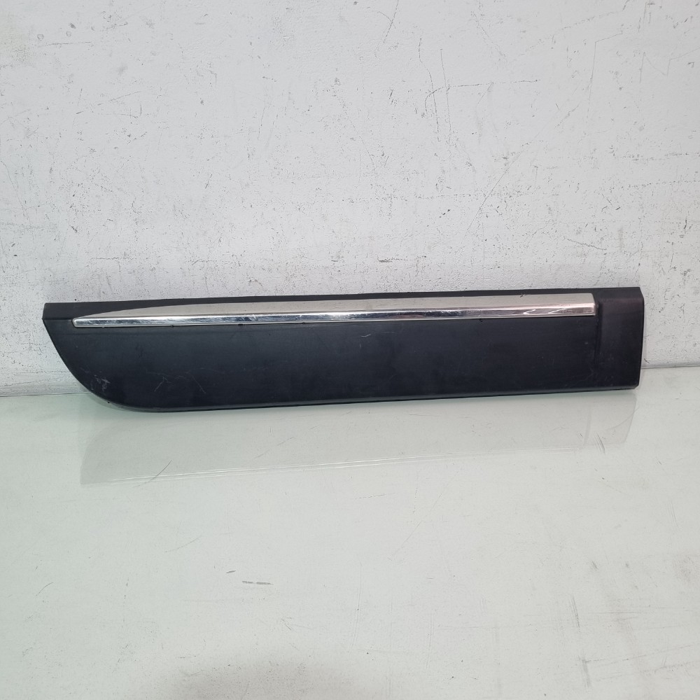 Moldura Porta Traseira Direita Fiat Toro Modelos 2017/2019 Preto 1