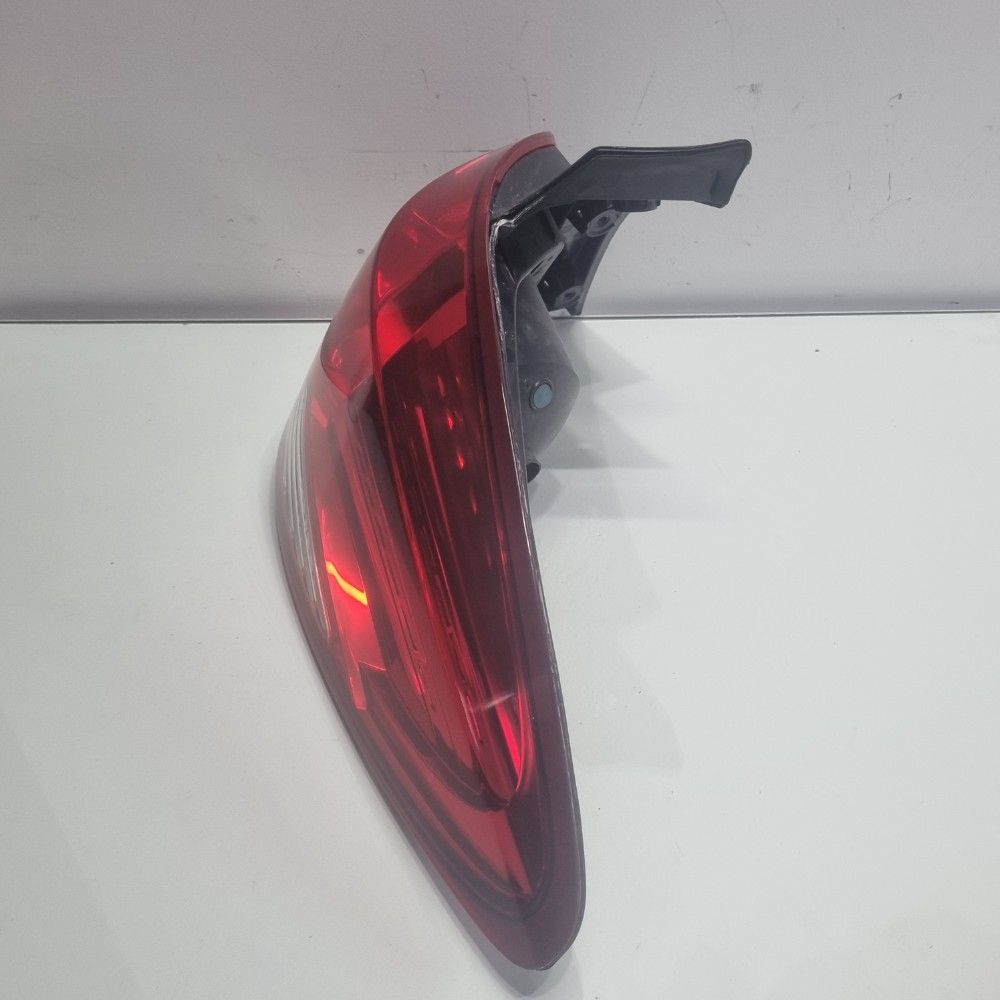 Lanterna Do Lado Direito Chevrolet Cruze Hatch 2012/2015 Direito/passageiro 5
