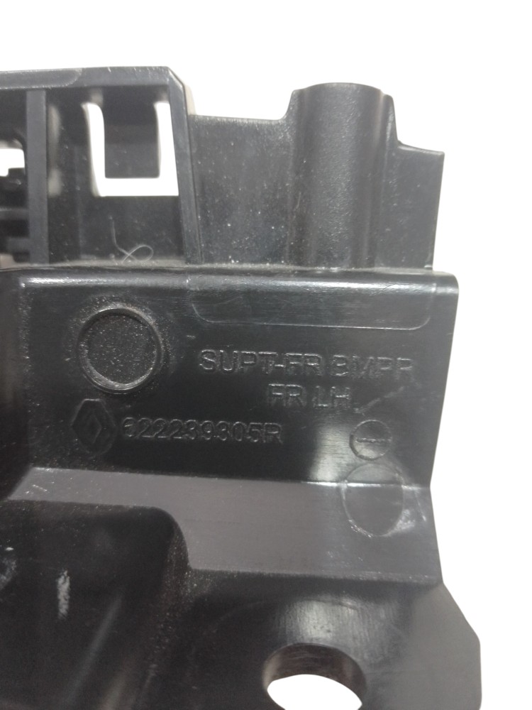 Guia Suporte Parachoque Dianteiro Esquerdo Renault 4