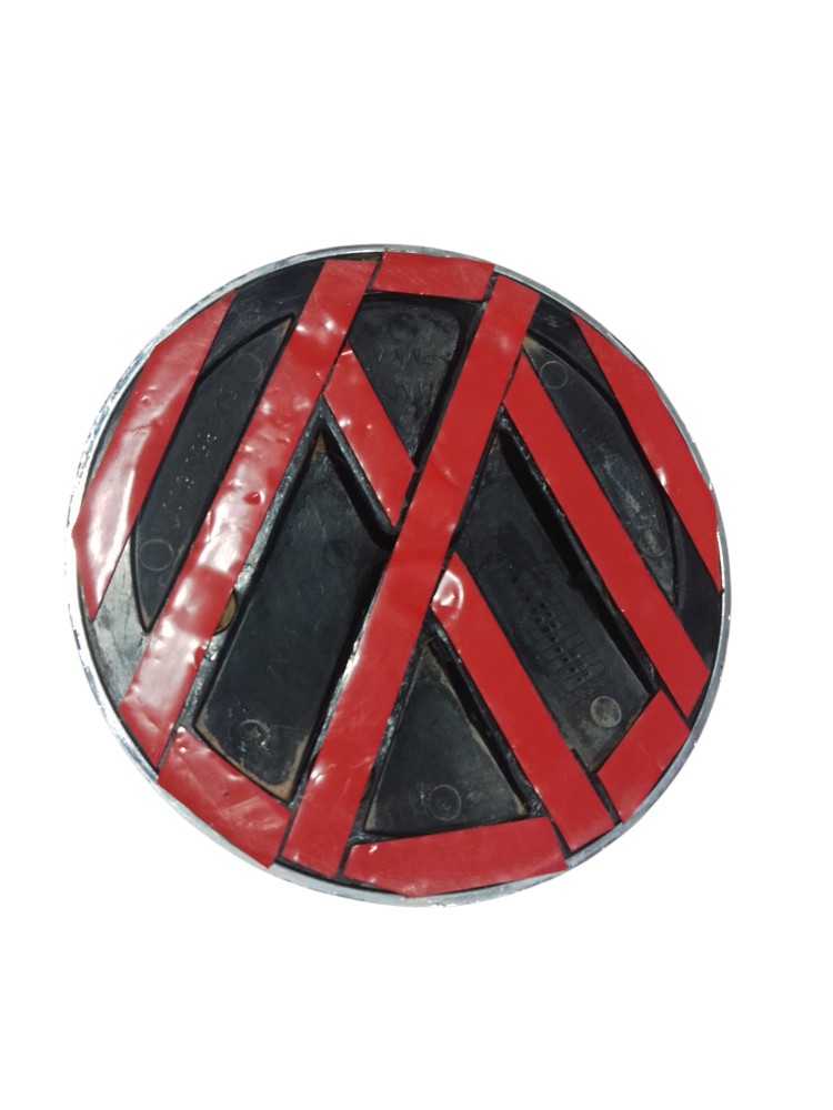 Emblema Tampa Traseira Volkswagen Saveiro 2010 A 2015 Prata Prata 4