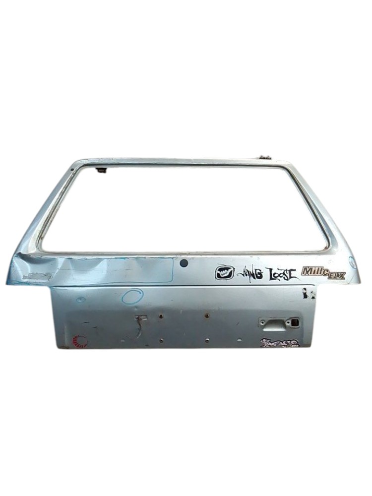 Tampa Traseira Fiat Uno Mille 2003 Com Detalhes
