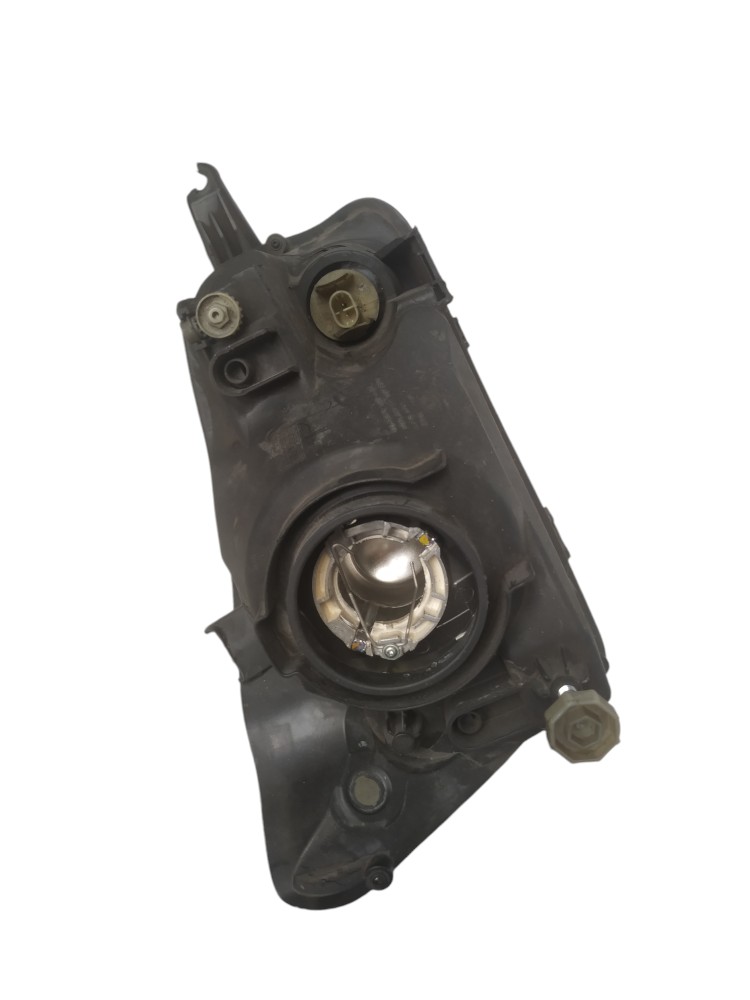 Farol direito GM Classic 2012 com detalhe 5