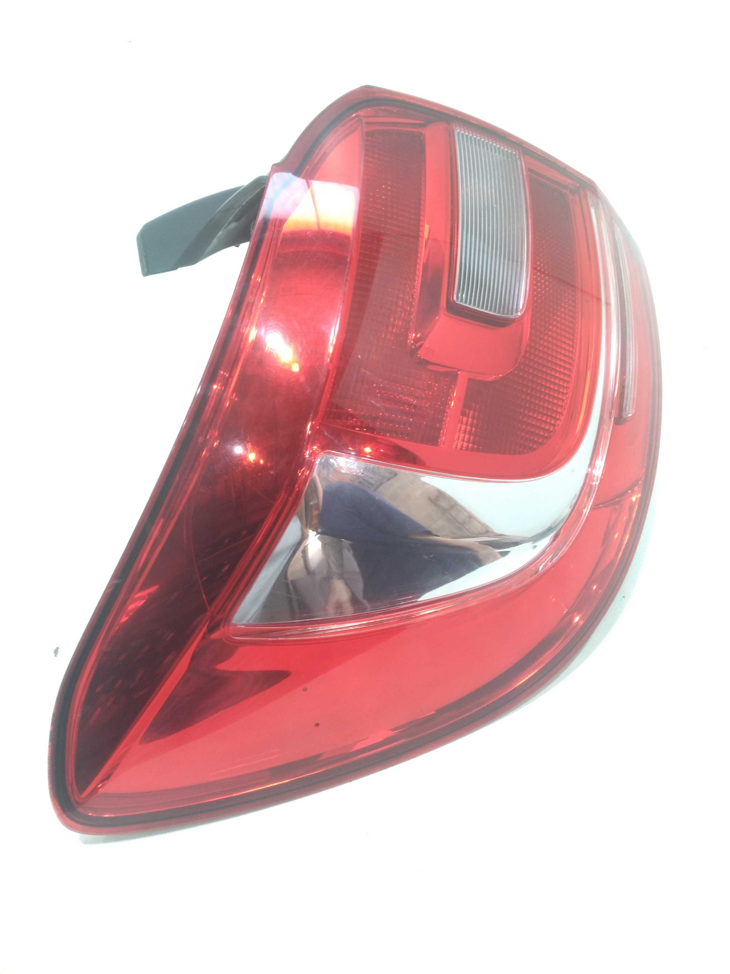 Lanterna Tras Esquerda Renault Sandero 2016 3