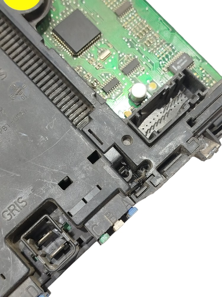 Módulo Bsi Peugeot 206 1.0 16v 2001 Com Detalhe 1