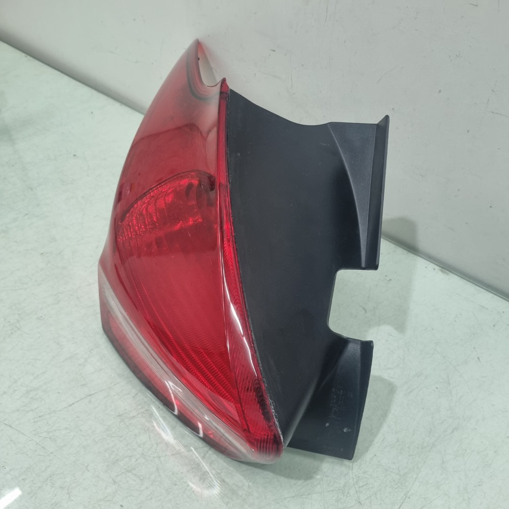 Lanterna Do Lado Esquerdo Ford Focus Hatch Modelos 2016/2020 Esquerdo/motorista 6