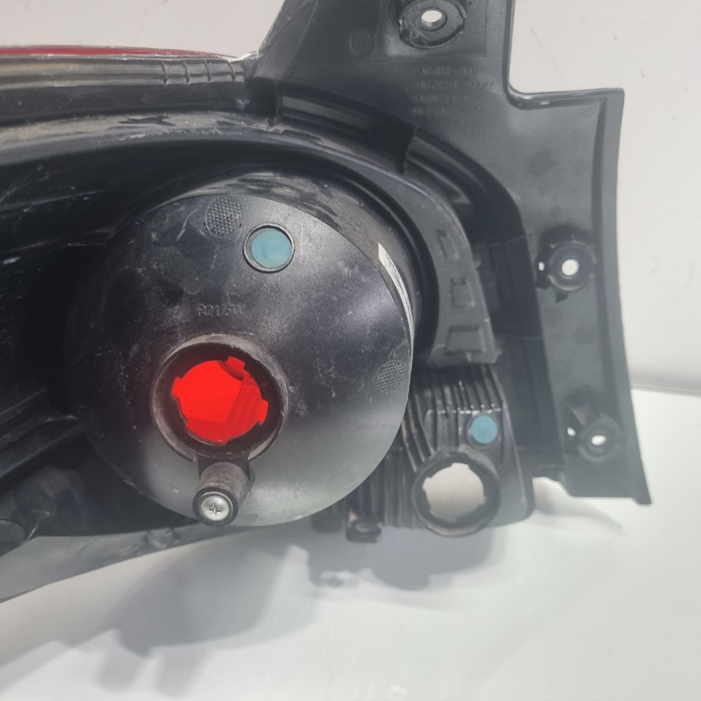 Lanterna Do Lado Direito Chevrolet Cruze Hatch 2012/2015 Direito/passageiro 6