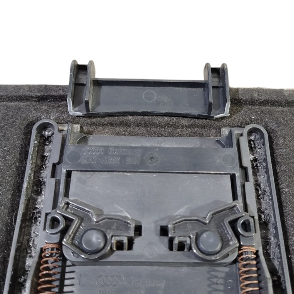 Acabamento Lateral Porta Malas Direito Audi A3 2001 Avaria