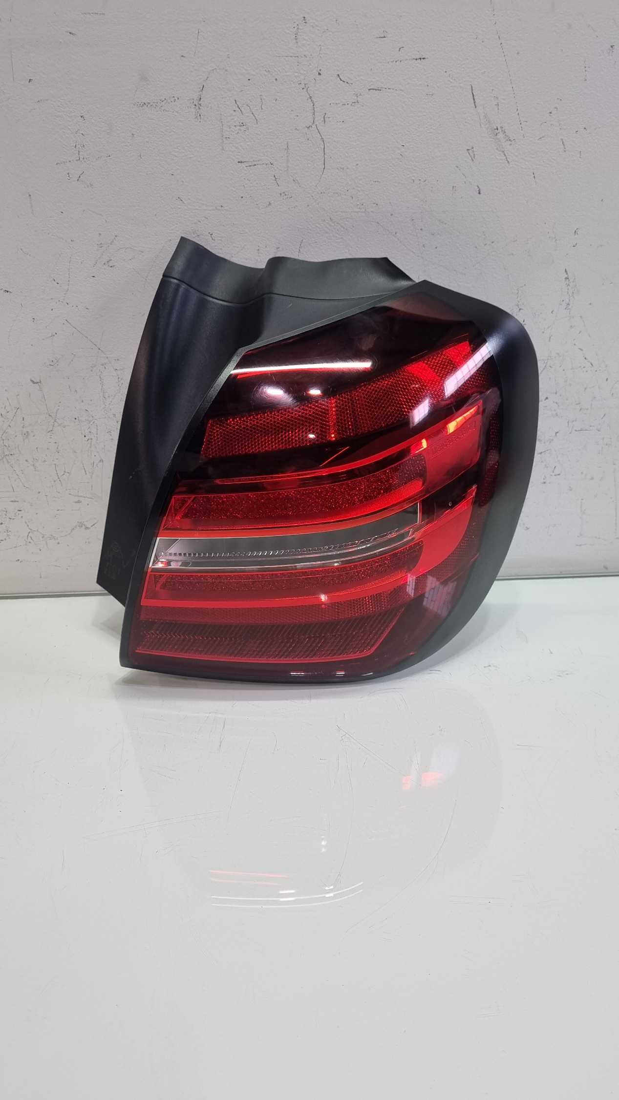 Lanterna lado direito Mercedes GLA 250Modelo 2017/2020 1