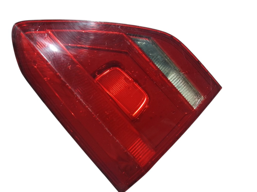 Lanterna Porta Malas Esquerda Volkswagen Fox 2015 2020 3