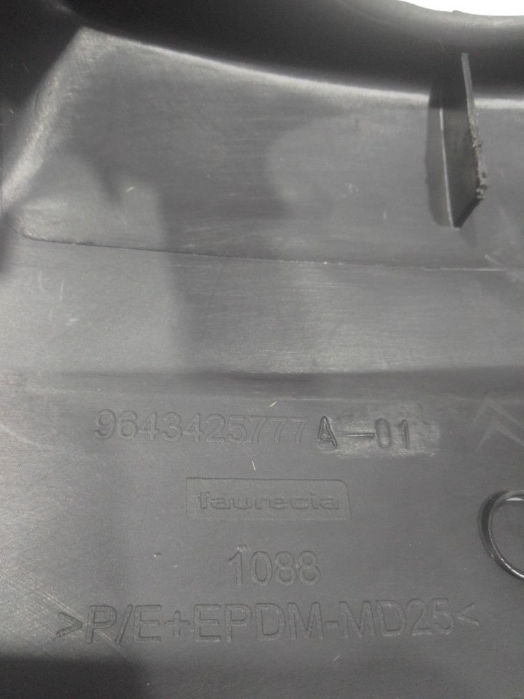 Acabamento Moldura Superior Chave Seta Xsara Picasso 00/12 2
