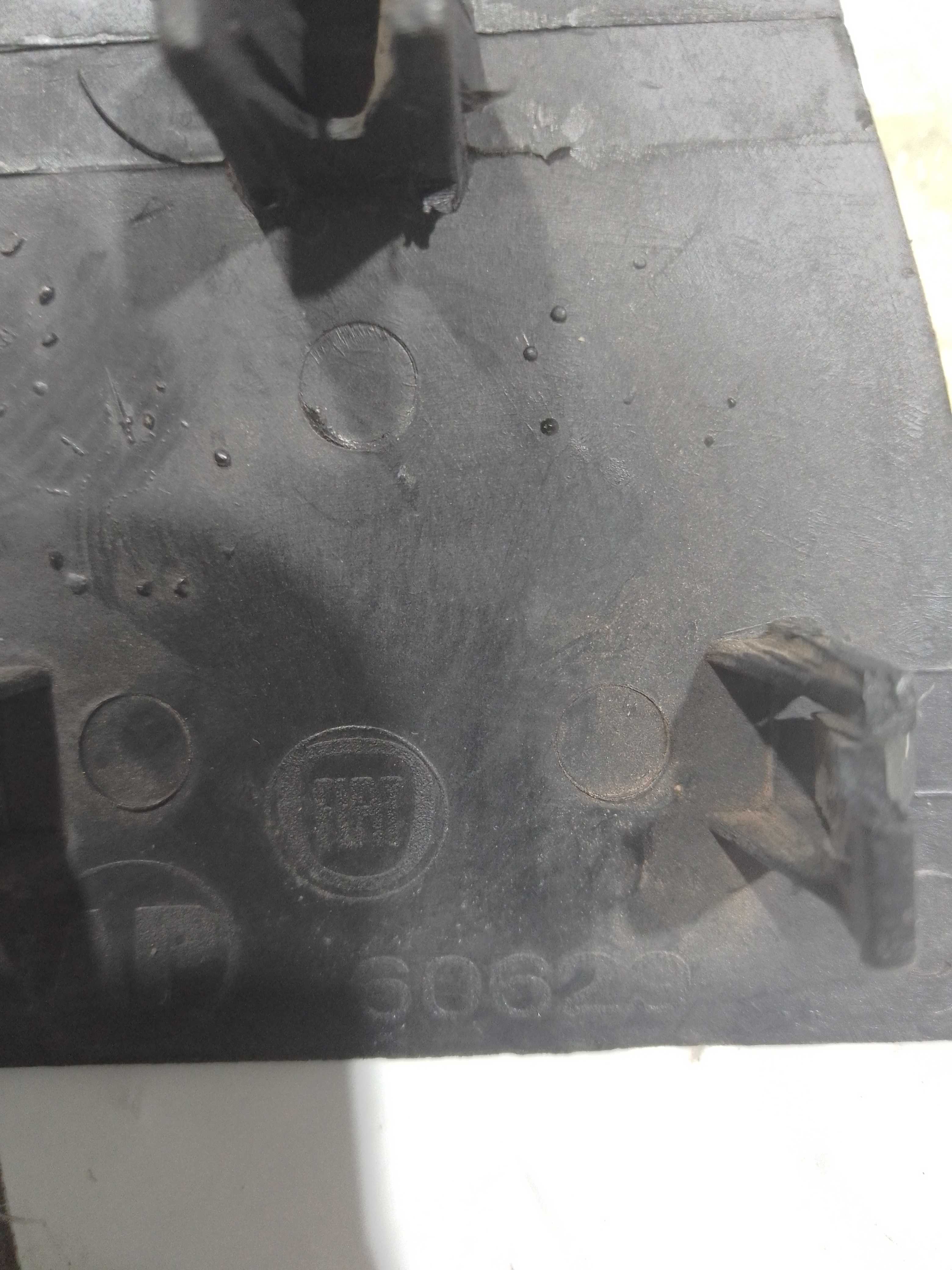 Moldura Tampa Coluna Traseira Fiat Uno Mille Et996 Preto 8