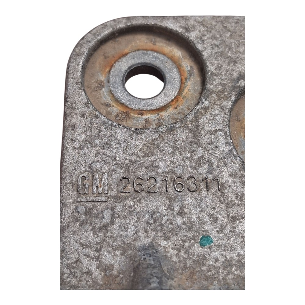 Suporte Inferior Esquerdo Radiador 1.0 Gm Tracker 2023