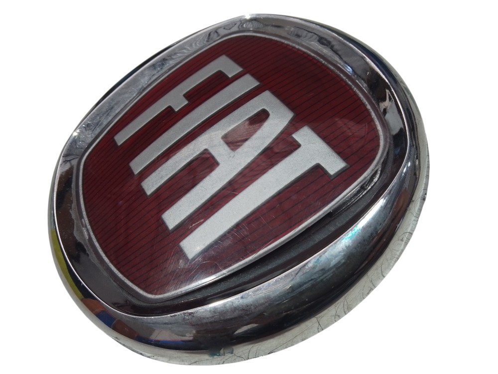 Emblema Fiat Vermelho E Cromado 12x12cm  Cromado/vernelho Cromado/vernelho 3