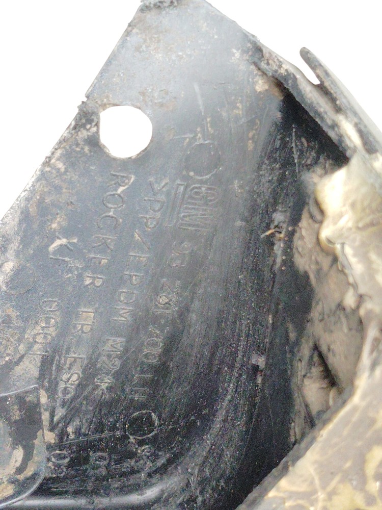 Spoiler lateral lado esquerdo vectra 1996 a 2004 ORIGINAL GM 4