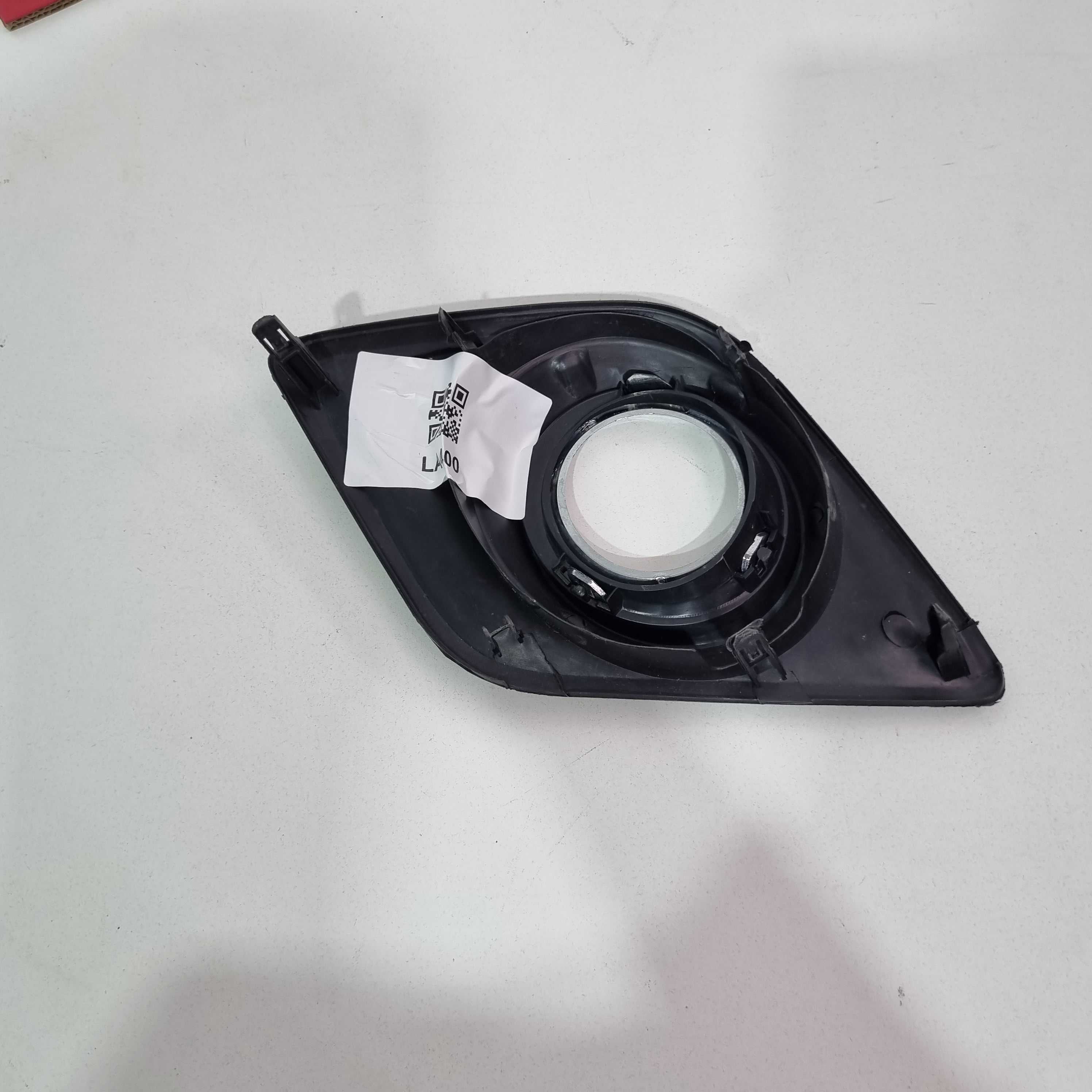 Moldura Farol Milha, Esquerdo Hilux 2016/18 Import C/detalhe Cromado Esquerdo 7