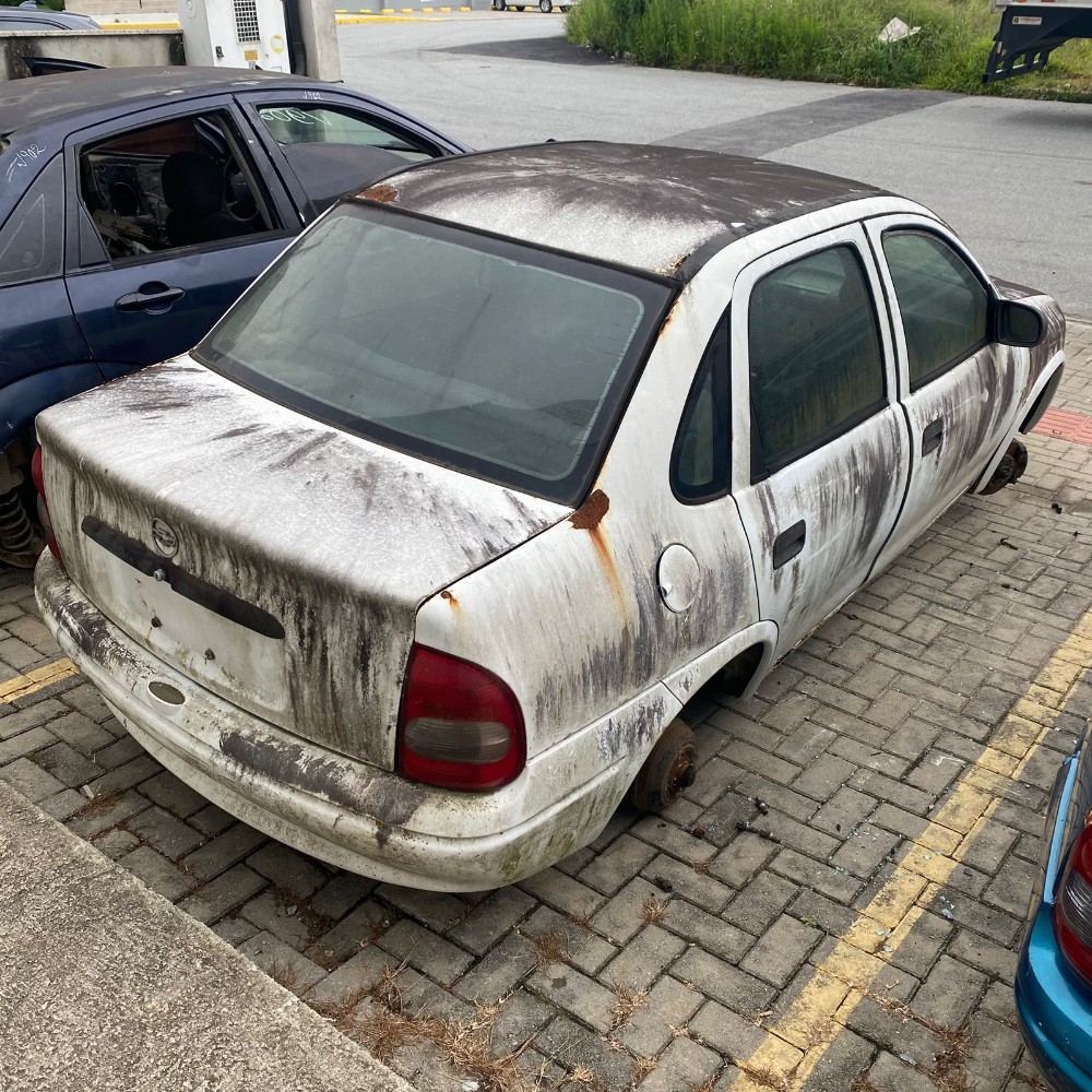 Sucata GM Chevrolet Corsa Sedan 1.6 8v 92CV 2004 1