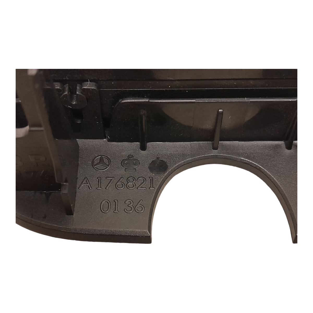 Botao Alarme Traçao Mercedes Cla 250 2.016v Gas Aut 2015 5
