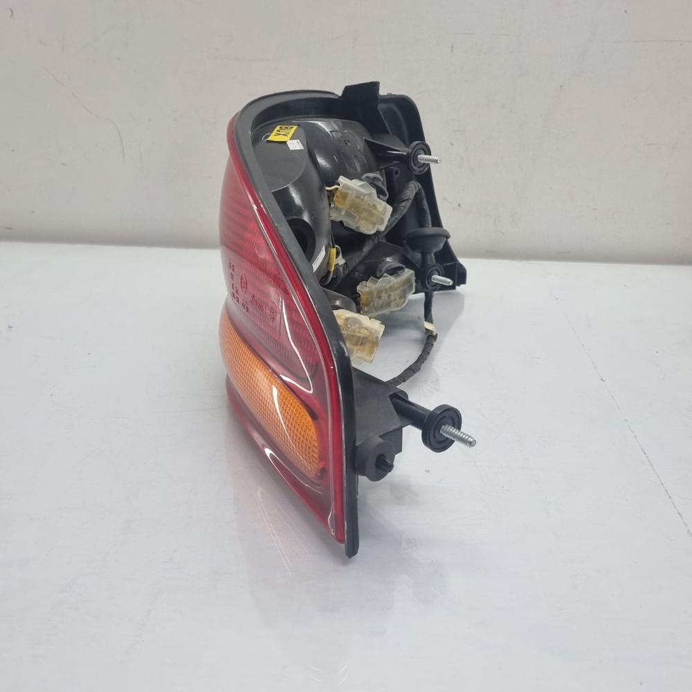 Lanterna Do Lado Direito Chrysler Stratus Modelos 1995/2000 Direito/passageiro 2