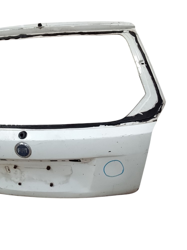 Tampa Traseira Fiat Palio 2004 Com Detalhes  Branco 2