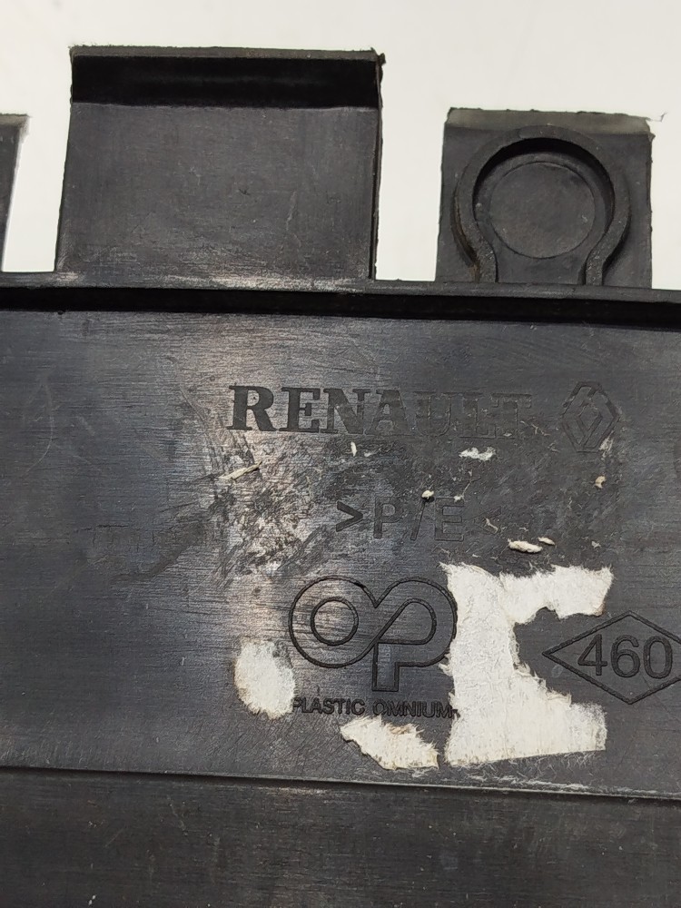 Defletor Inferior Parachoque Dianteiro Clio 2005  Detalhe 2