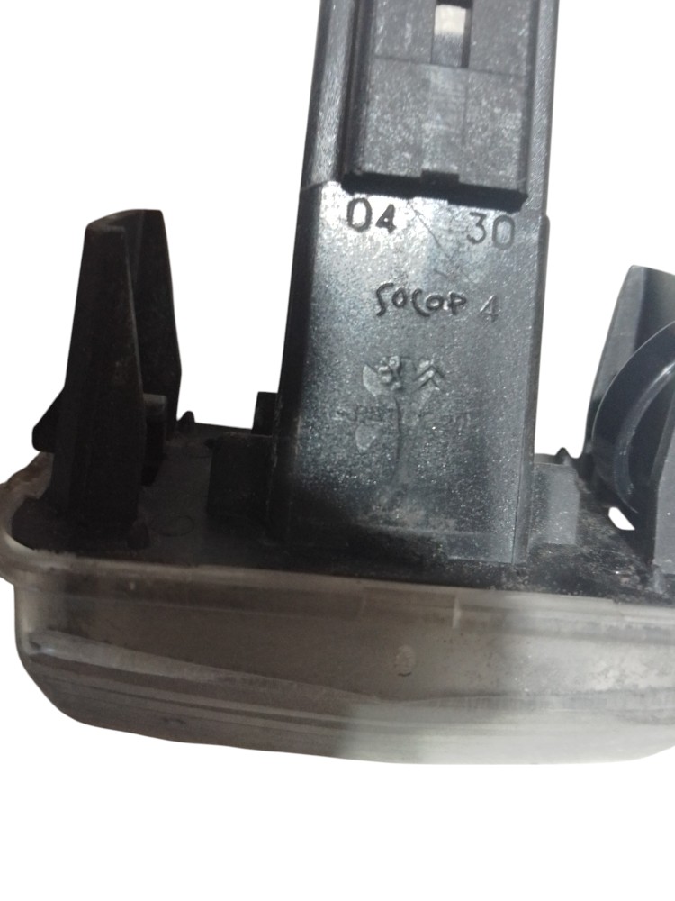 Luz De Placa Citroen Xsara Picasso 2000 A 2012 Et3629 3