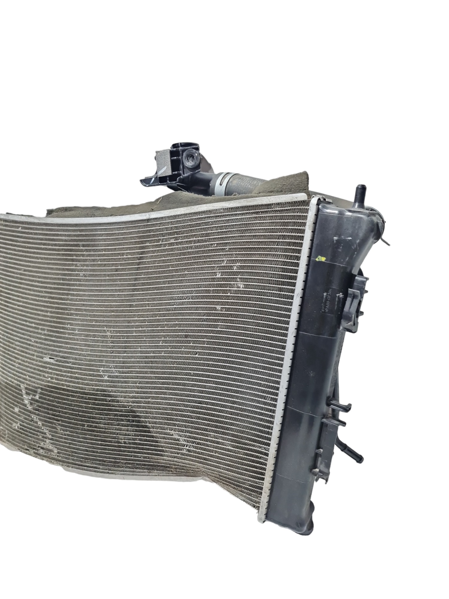 Radiador agua Hyundai Creta 2023 com detalhe 1