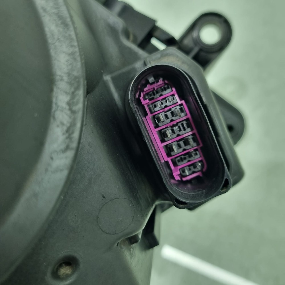 Farol Esquerdo C/reator Volkswagen Jetta Tsi 2013/2017 Esquerdo/motorista 3