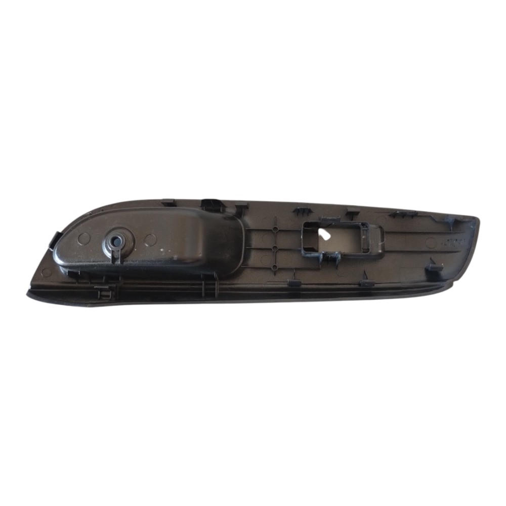 Moldura Botão Elétrico T. Direito Nissan Versa 2013 À 2019. Preto 2