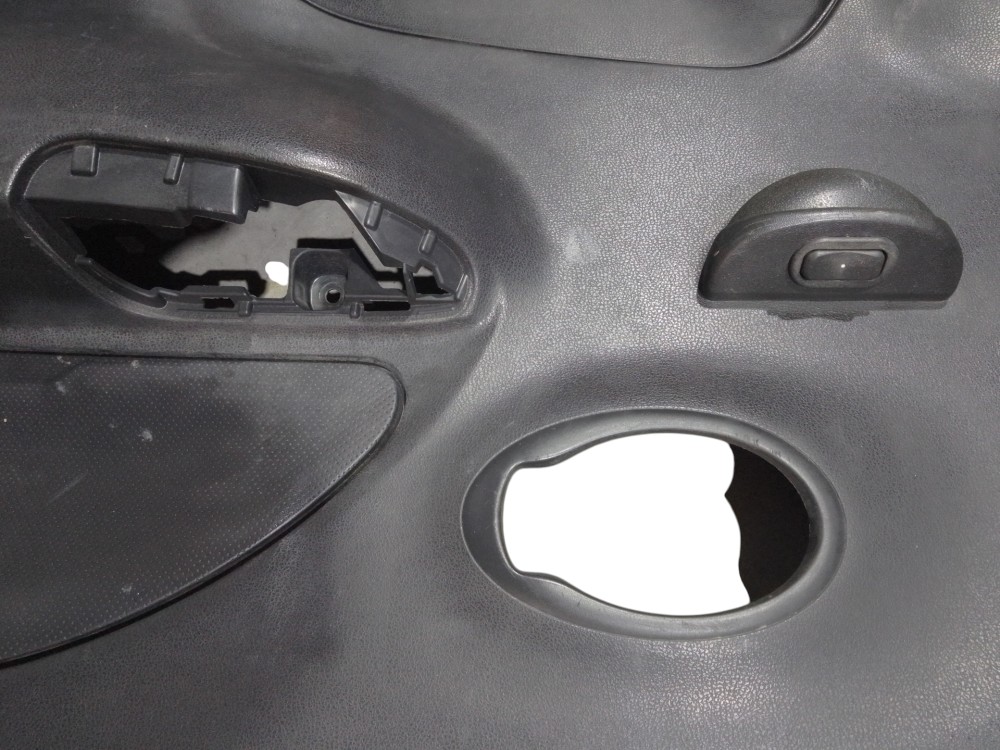 Forro Porta Dianteira Direita Nissan March 2011 2014 8