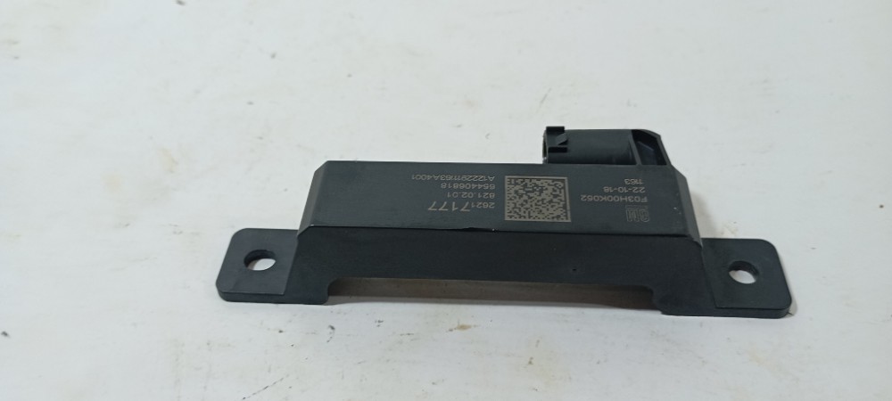 Sensor Antena Gm Tracker Lt 2024 26217177 Preto 2