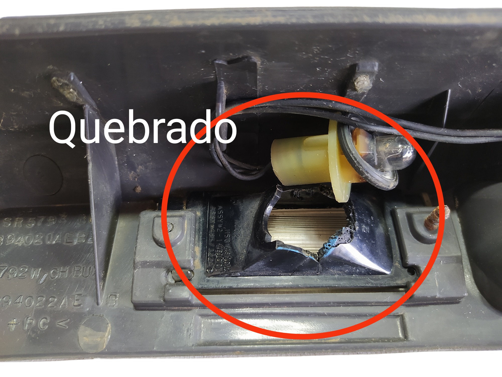 Maçaneta Tampa Traseira Chrysler Grand Caravan 2005 V586 1